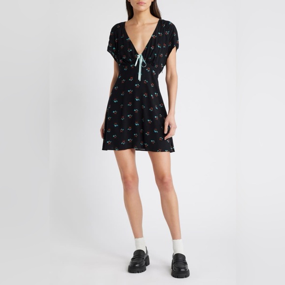 Free People Dresses & Skirts - NWT. Free People Everyone’s Favorite Mini Dress. NEW